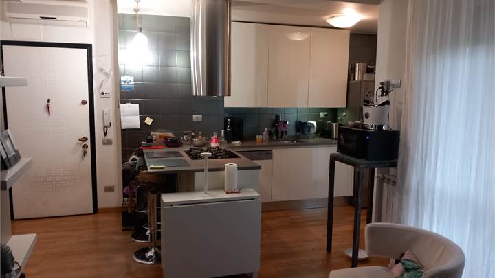 APPARTAMENTO TRILOCALE RISTRUTTURATO ZONA CELADINA
