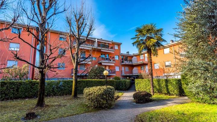 QUADRILOCALE Villaggio Sposi ULTIMO PIANO