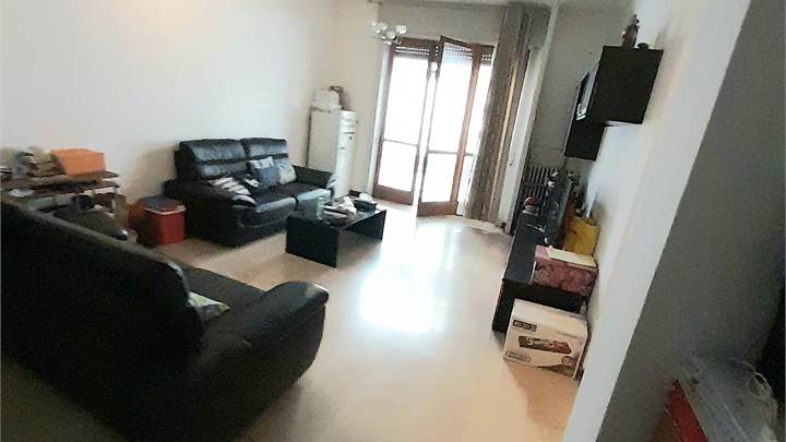 QUADRILOCALE AMPIO                                        ZONA CENTRALE