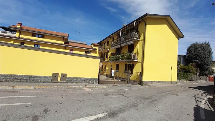 ATTICO TRILOCALE ARREDATO                         ZONA ORIO AL SERIO