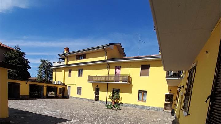 ATTICO TRILOCALE ARREDATO                         ZONA ORIO AL SERIO